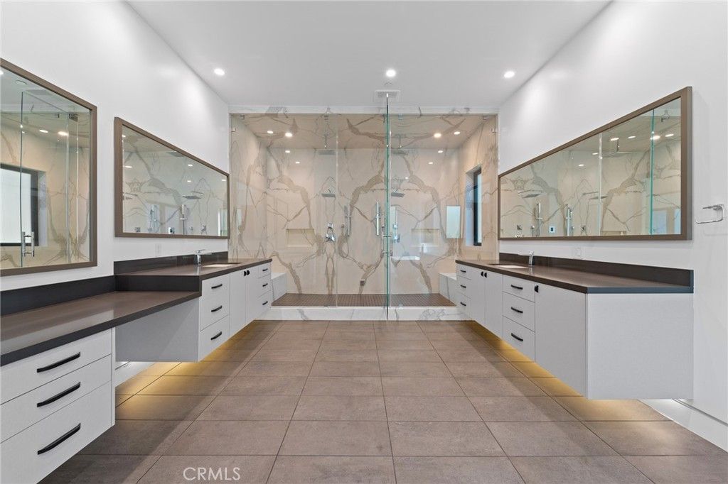 listing image 130725817371645024508