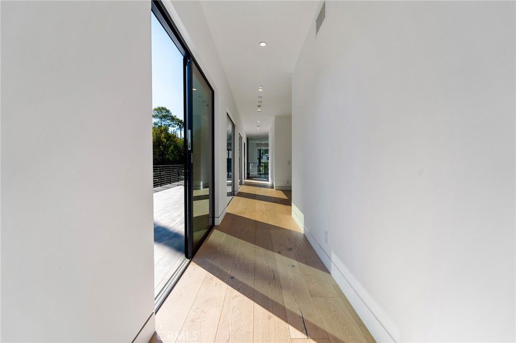 listing image 130728168516624639960