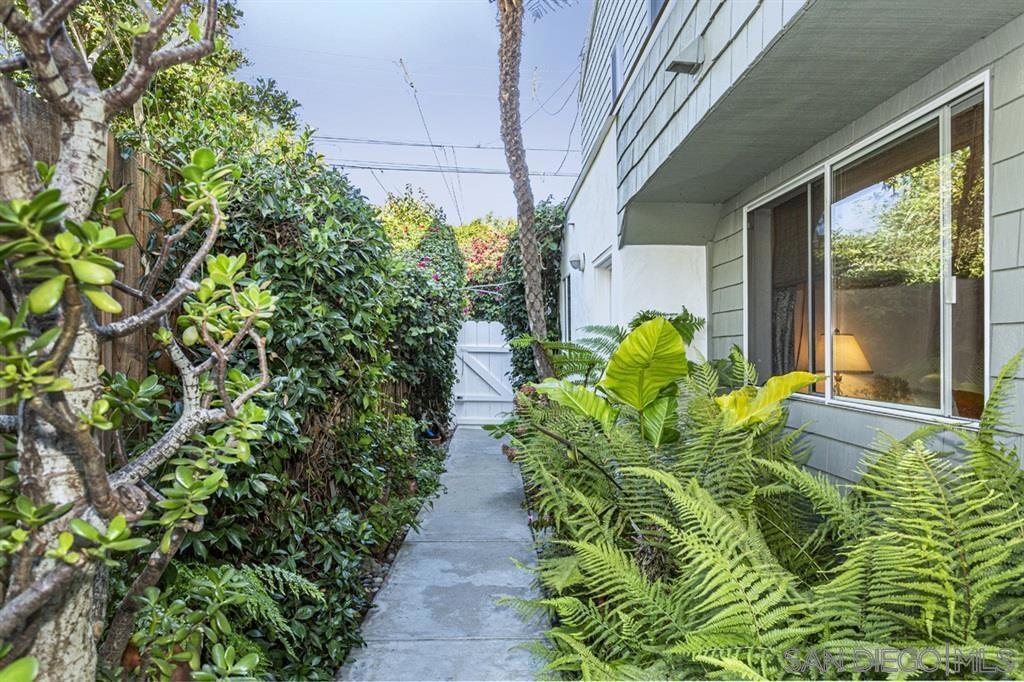 2381 Oxford Ave.