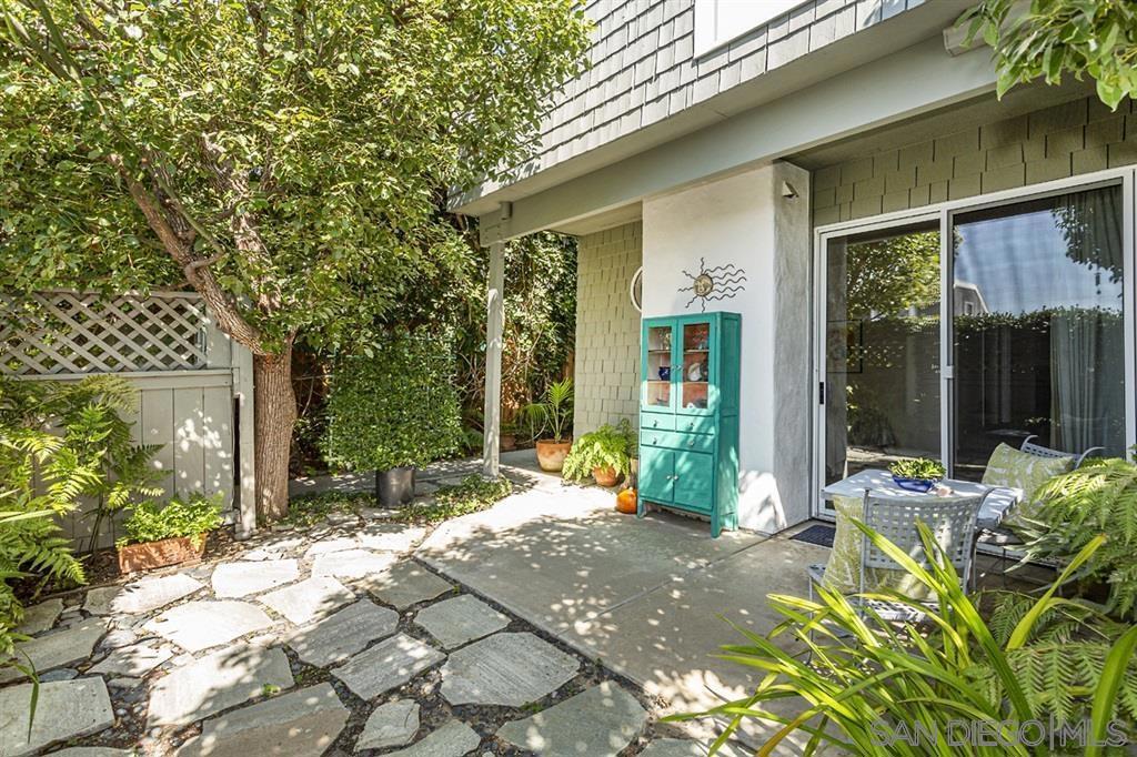 2381 Oxford Ave.