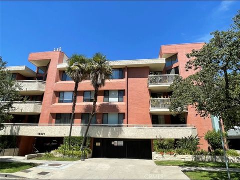 Photo of 14521 Benefit Street #306, Sherman Oaks, CA 91403 (MLS # SR26045371)