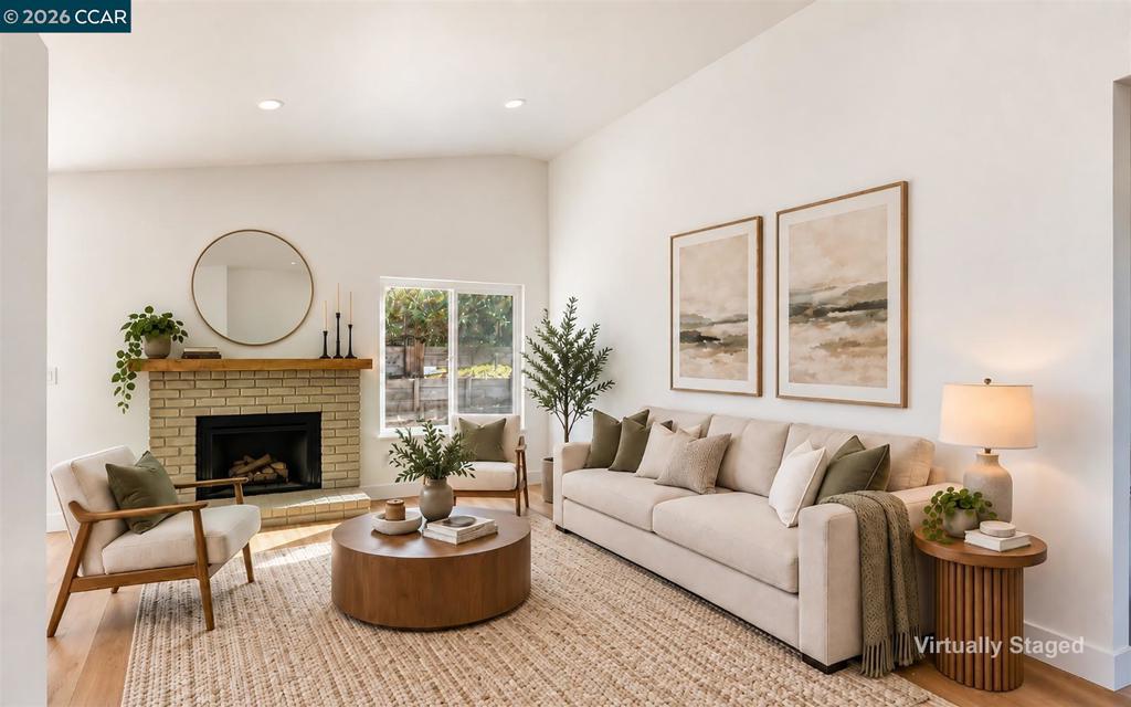 301 Maude Ct