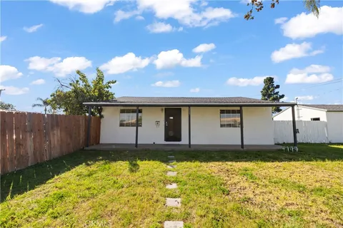 605 W 1st St, Azusa, CA 91702 - MLS#: CV26032183