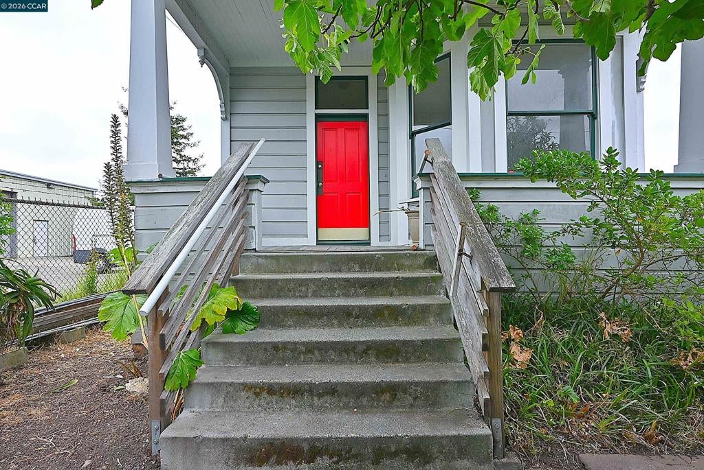979 Grace Ave AVE, Oakland CA 94608