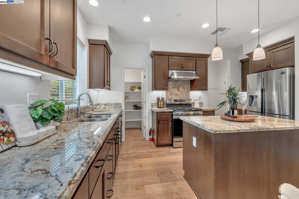 NEWARK - Residential