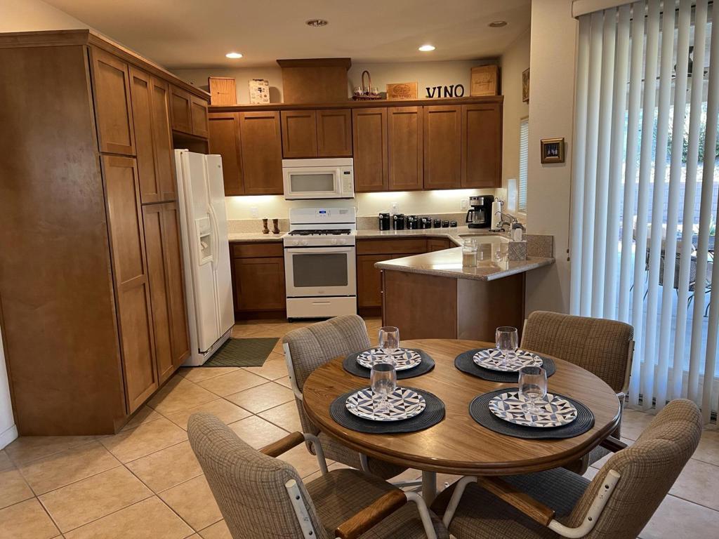 Paradise Springs - Residential