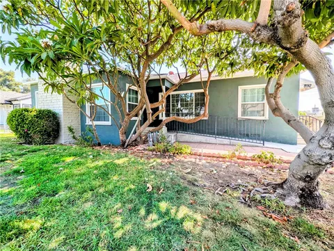 892 N Valencia Drive, Colton, CA 92324 - MLS#: OC25183246