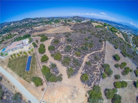3 King Court Murrieta CA 92562