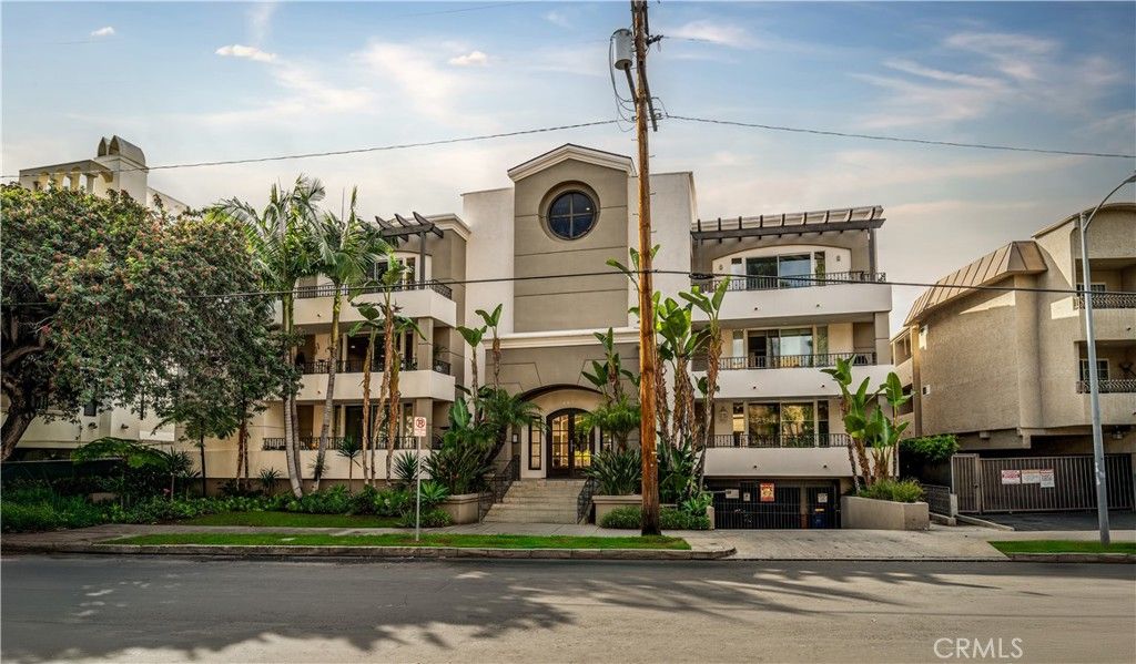 Photo of 4637 Willis #208, Sherman Oaks, CA 91403 (MLS # PW26109059)