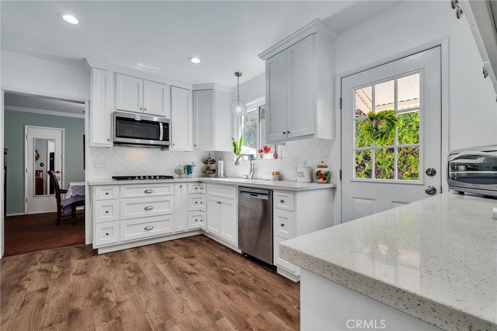 5876 W 75th