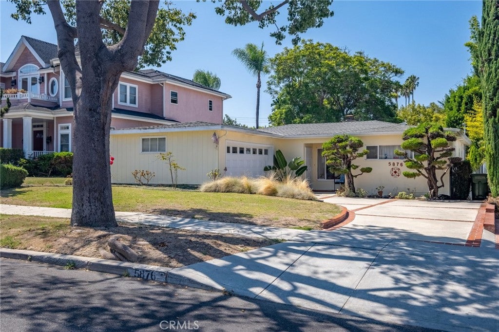 5876 W 75th