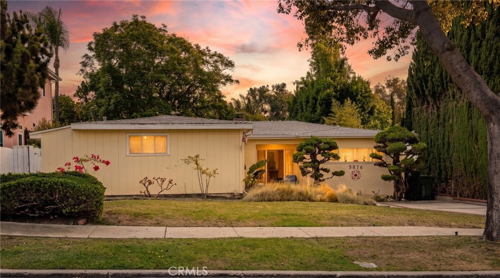 5876 W 75th