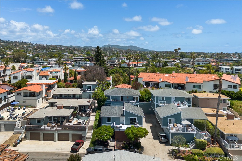511 Avenida Victoria 1