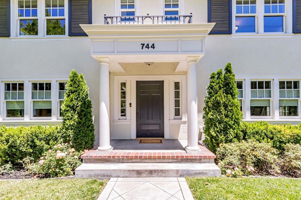 744 Morse Street
