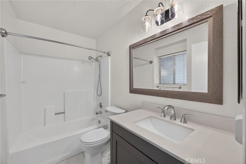 Tiny photo for 39427 Canyon Rim CIR, Temecula, CA 92591 (MLS # SW26232148)