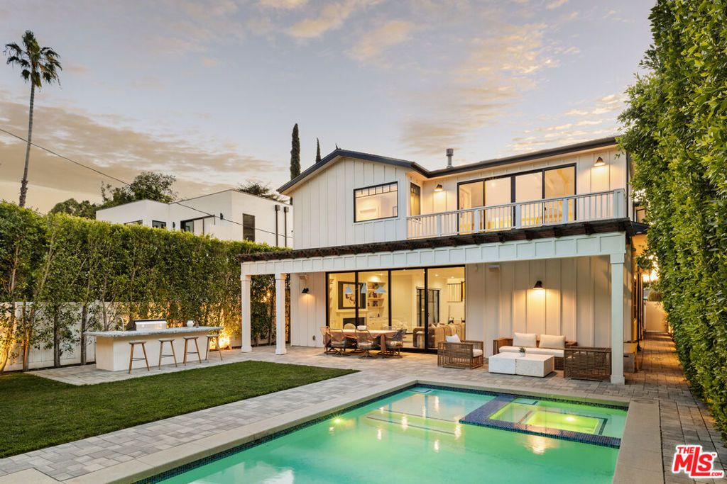 Photo of 4448 Camellia Avenue, Studio City, CA 91602 (MLS # 26662533)