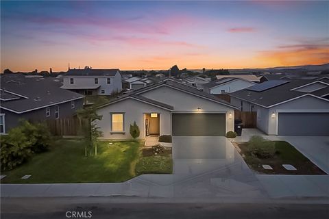 Photo of 8716 Akero Ave, Bakersfield, CA 93307 (MLS # OC26081479)