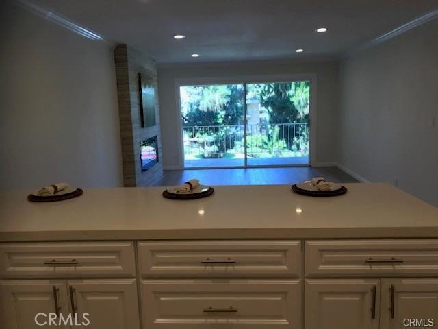 100 Scholz Plaza PH1