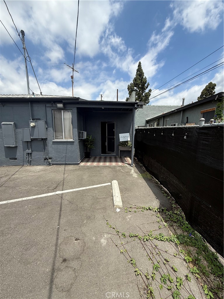 1524 W Commonwealth