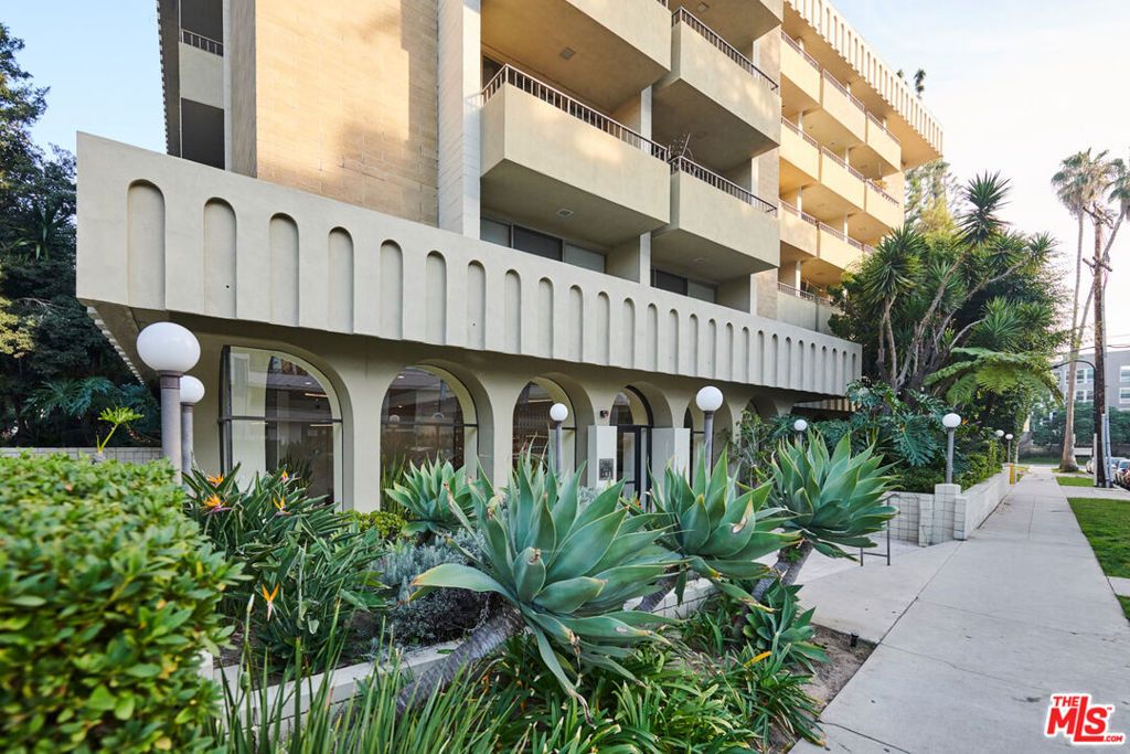 Photo of 1300 Midvale Avenue #408, Los Angeles, CA 90024 (MLS # 26857513)