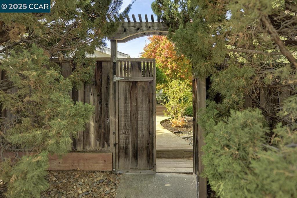 NORTH GATE - Residential