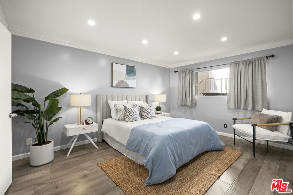 Fox Hills - Residential