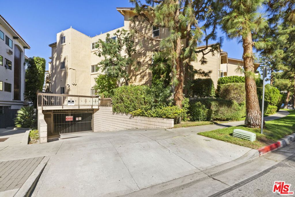 Fox Hills - Residential