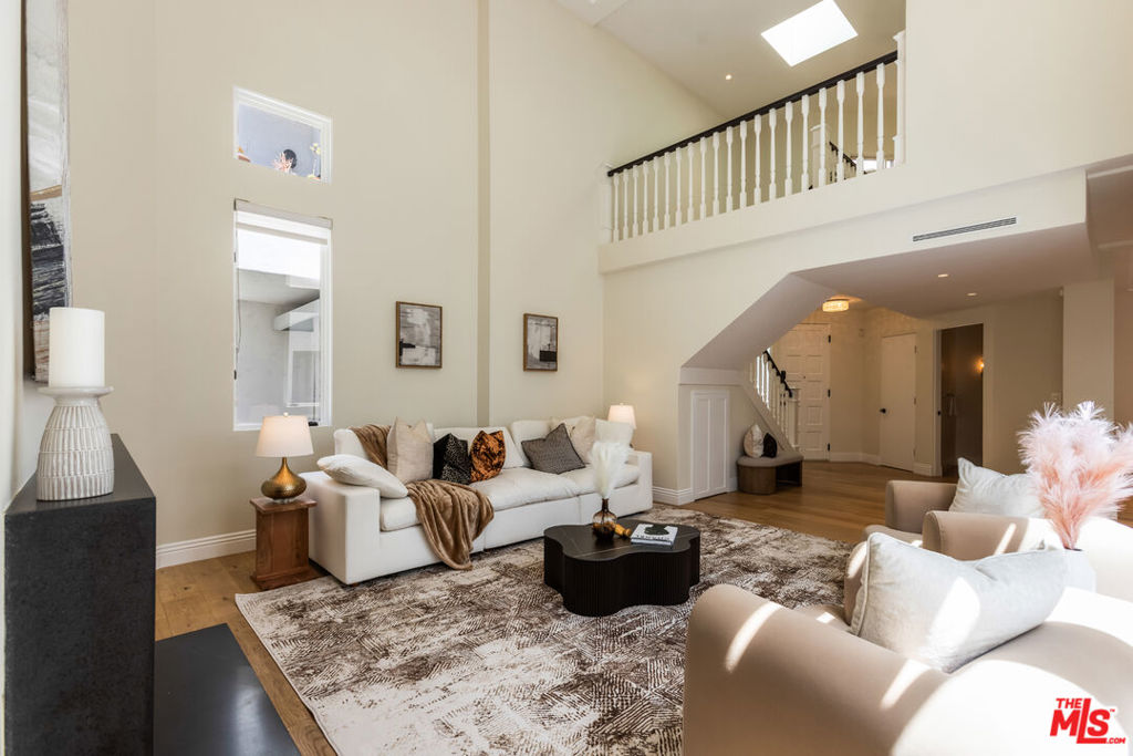 869 S Bundy Drive