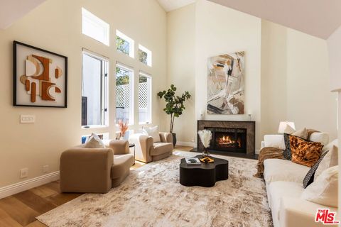 869 S Bundy Drive Los Angeles CA 90049