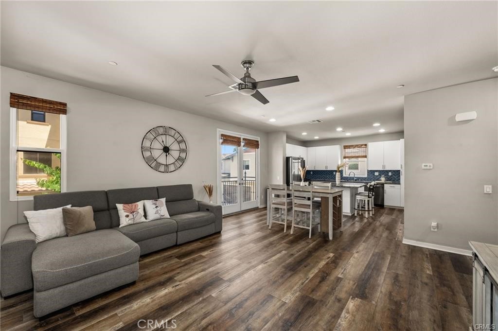 817 S Anaheim Boulevard 106