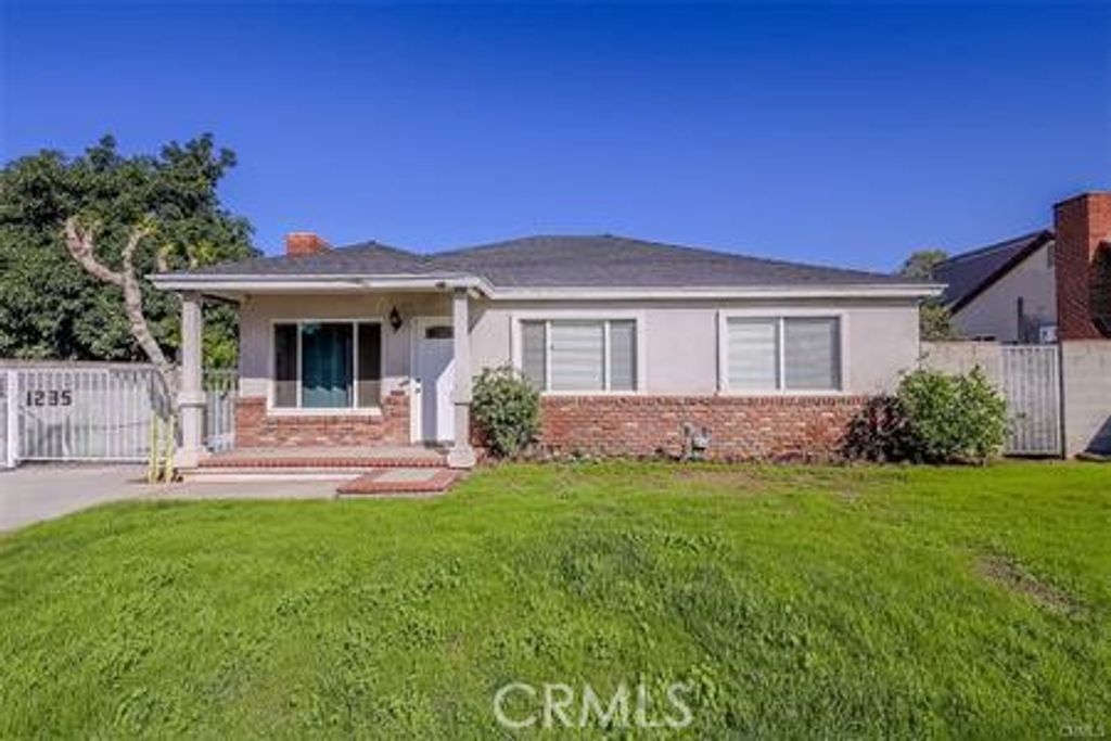 Photo of 1235 W San Bernardino Rd, Covina, CA 91722 (MLS # AR26015614)