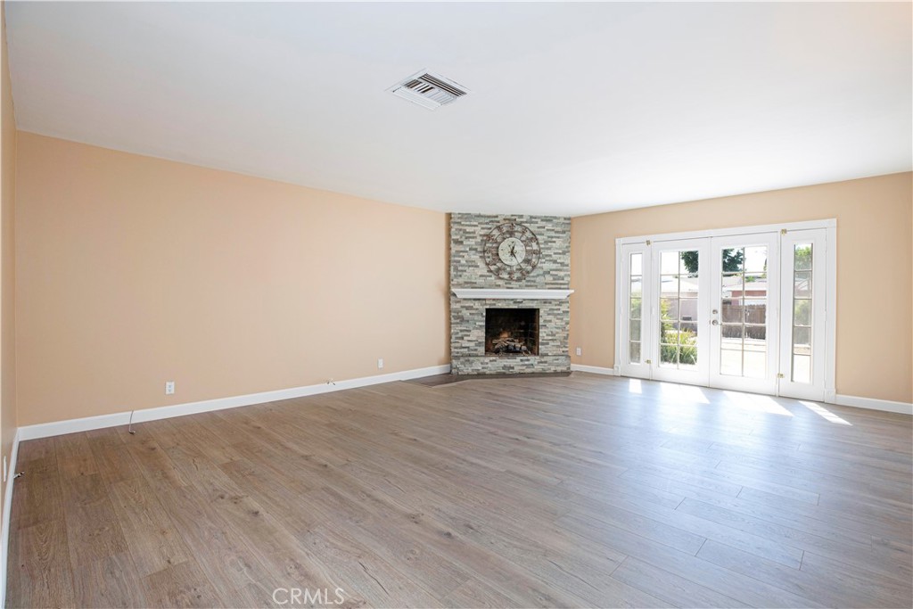 10207 Collett Ave