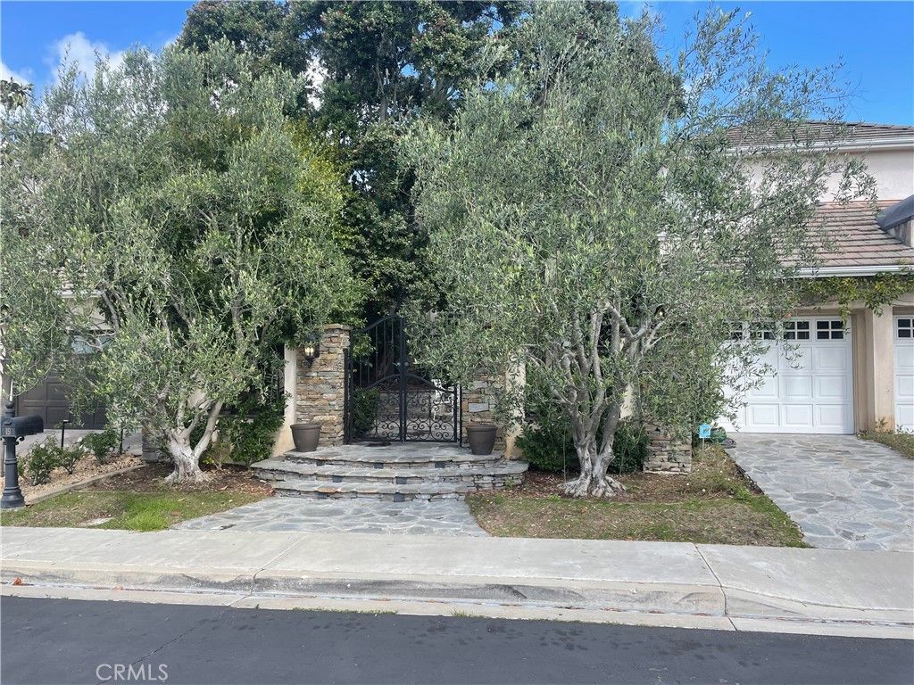 Photo of 19 Bridgeport Road, Newport Coast, CA 92657 (MLS # FR26088695)