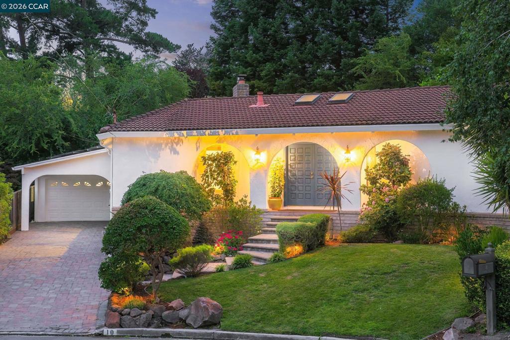 10 Darnby Ct CT, Orinda CA 94563