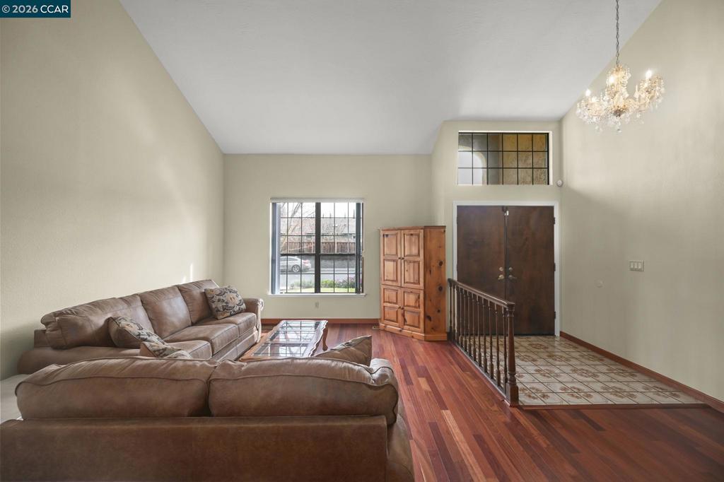 5017 Murchio Dr