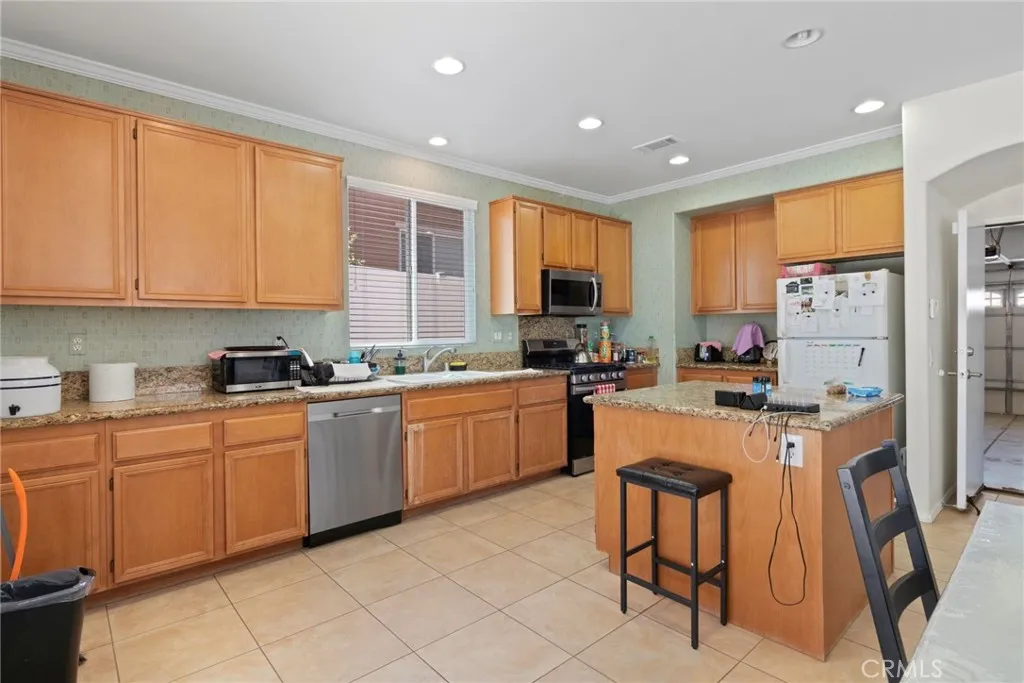 Victorville, California 92394, United States, 4 Bedrooms Bedrooms, ,3 BathroomsBathrooms,Residential,Active,138716