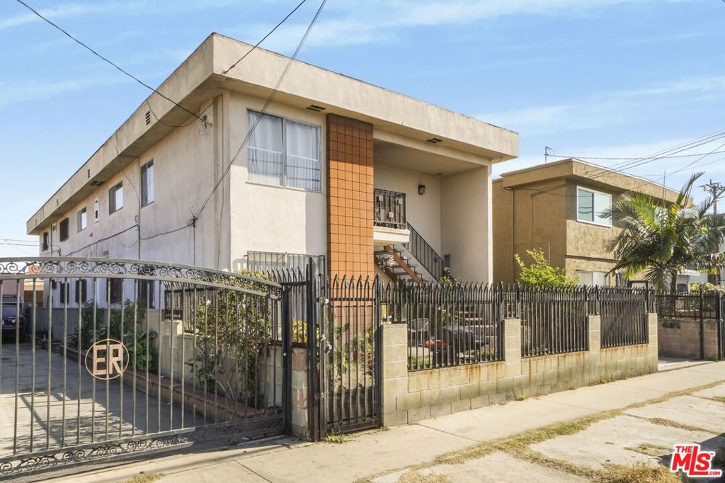 13314 Cordary Avenue