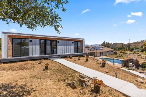 6825 6827 Kellyn Lane Vista CA 92084
