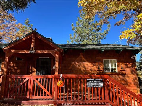 Photo of 43897 Yosemite Drive Dr, Big Bear Lake, CA 92315 (MLS # TR26054668)
