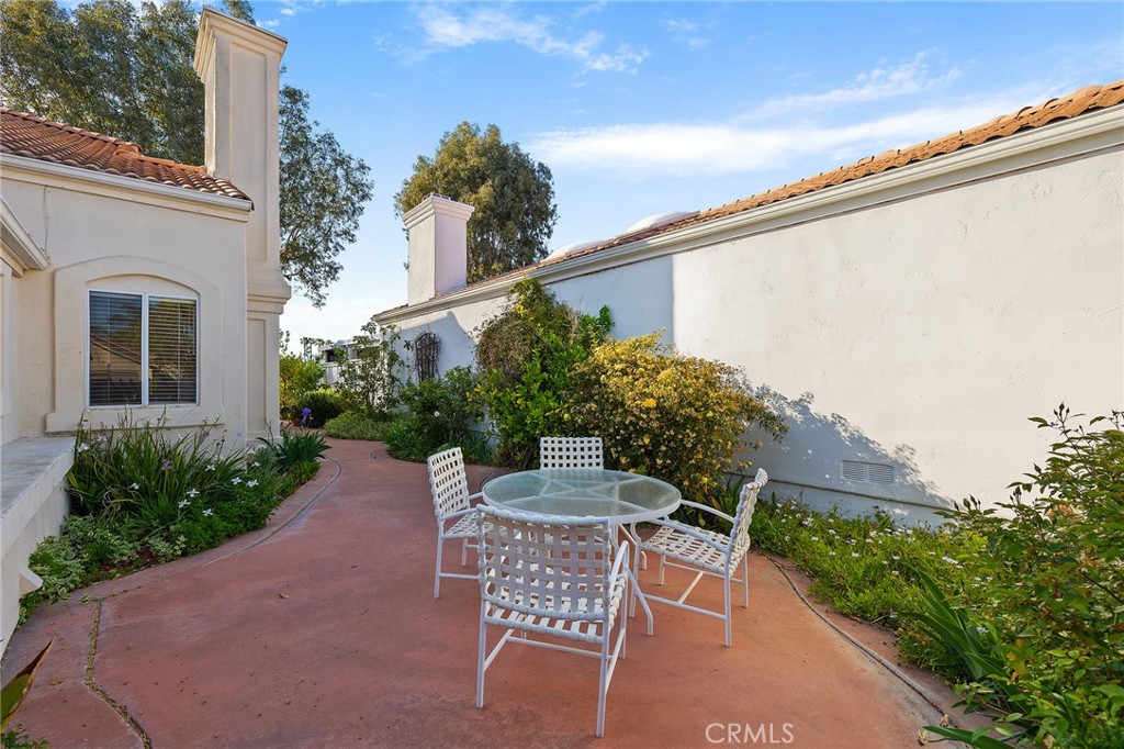 40511 Via Amapola