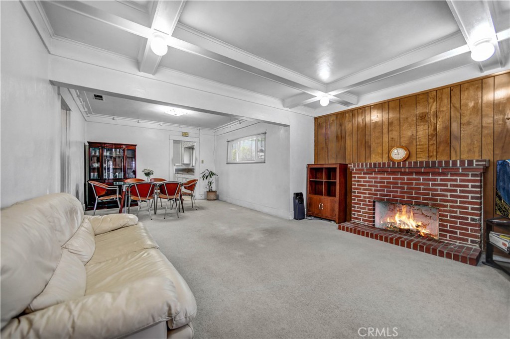 2857 W Avenue 33