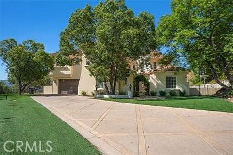 Photo of 24992 Normans Way Way, Calabasas, CA 91302 (MLS # SR26093561)
