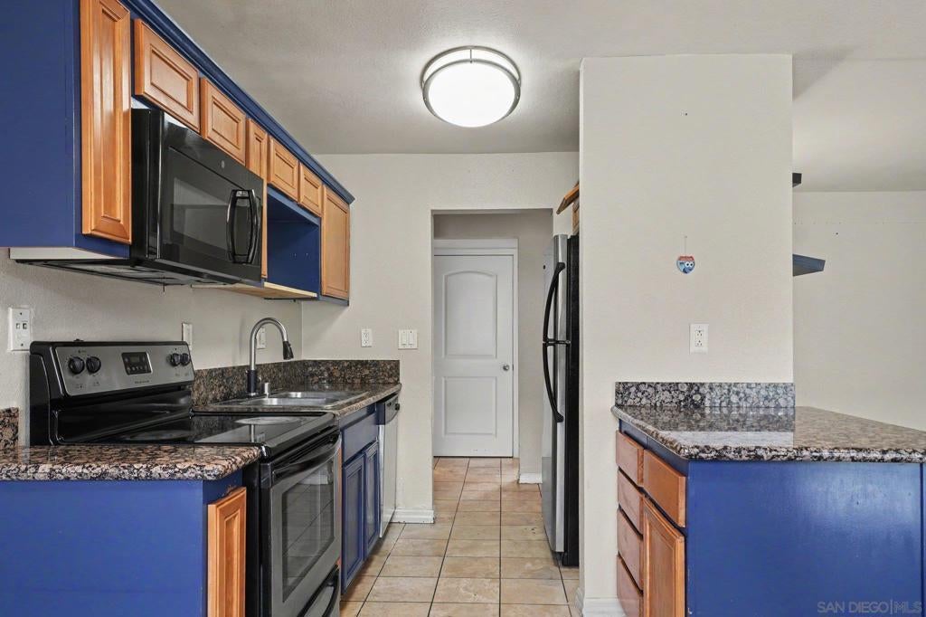 930 Peach Ave 11