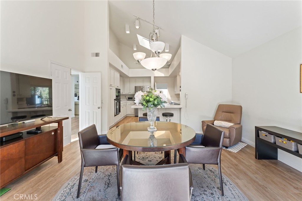 Crest - Akins (CA) - Residential