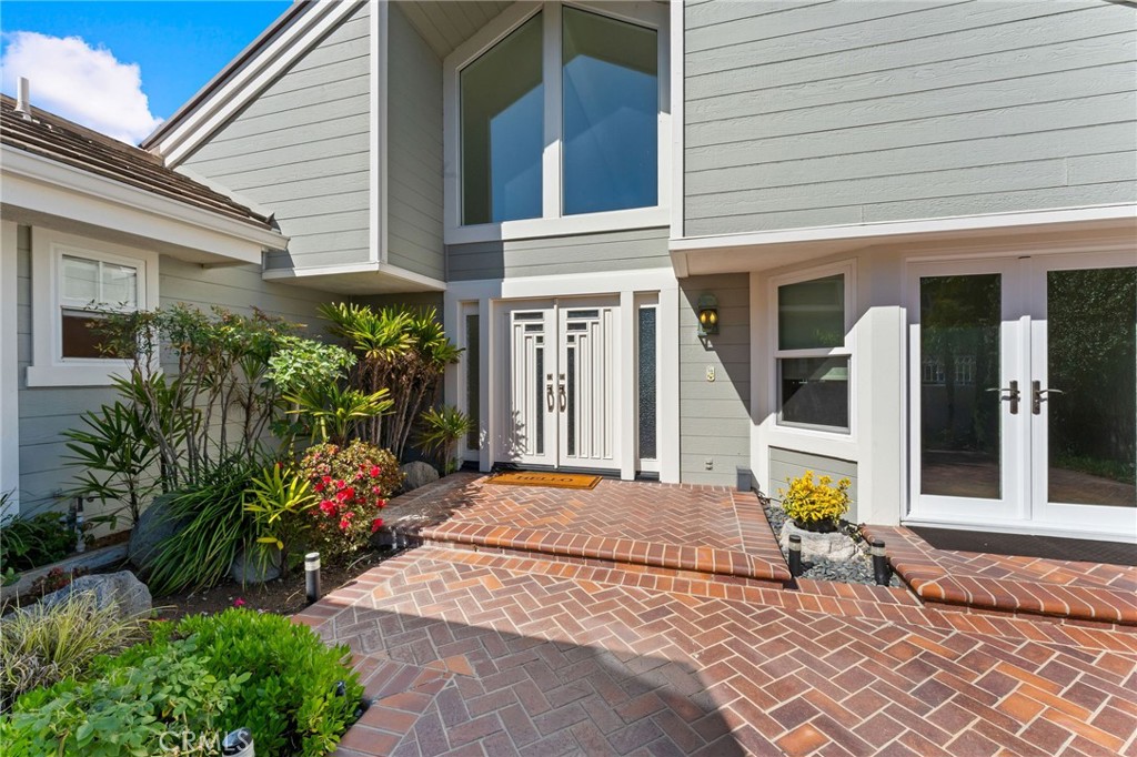 Crest - Akins (CA) - Residential