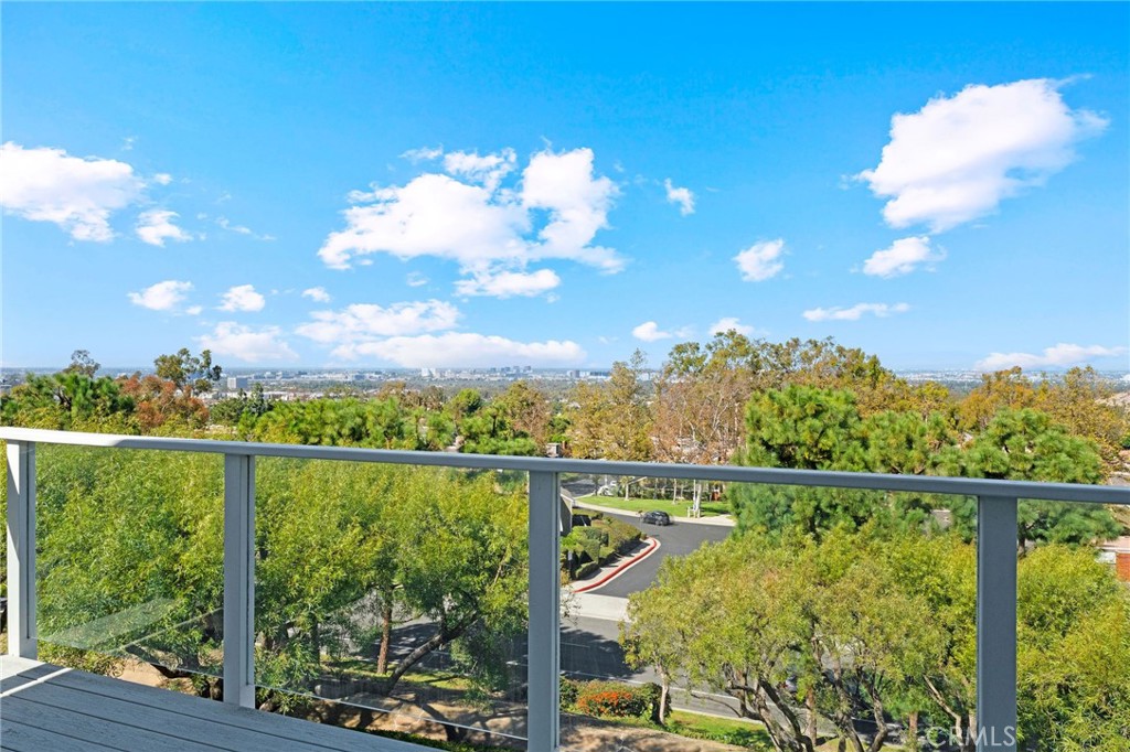 Crest - Akins (CA) - Residential
