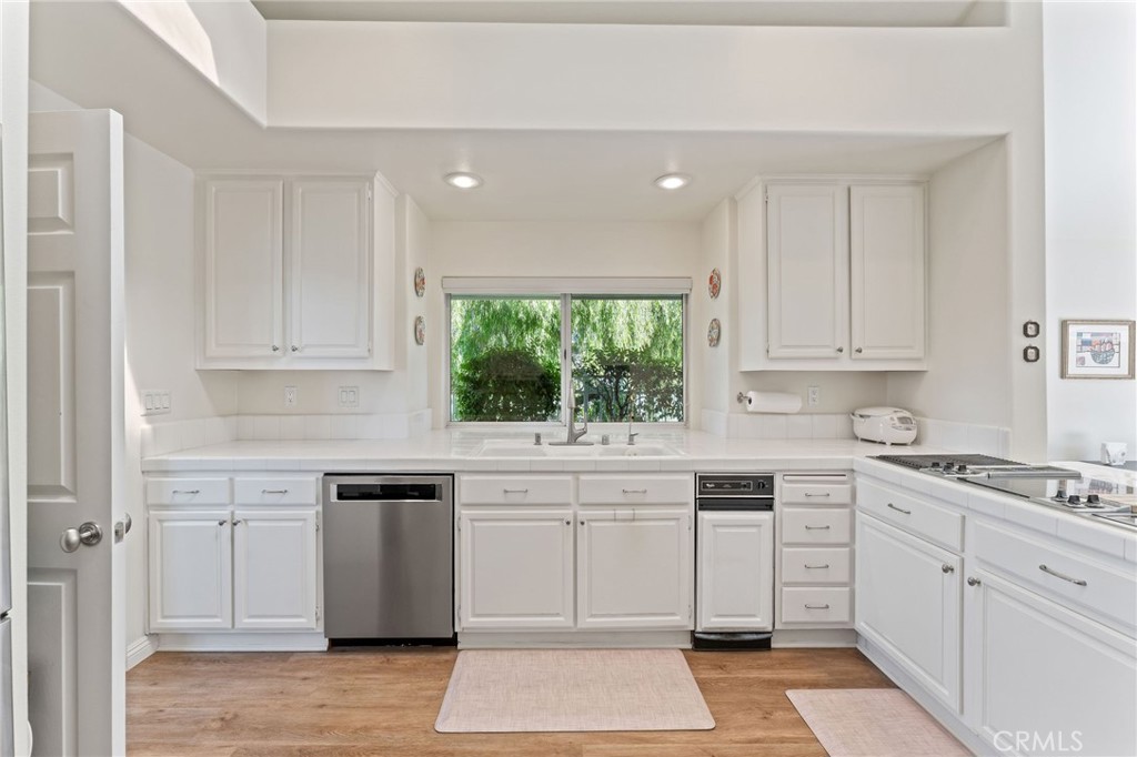 Crest - Akins (CA) - Residential