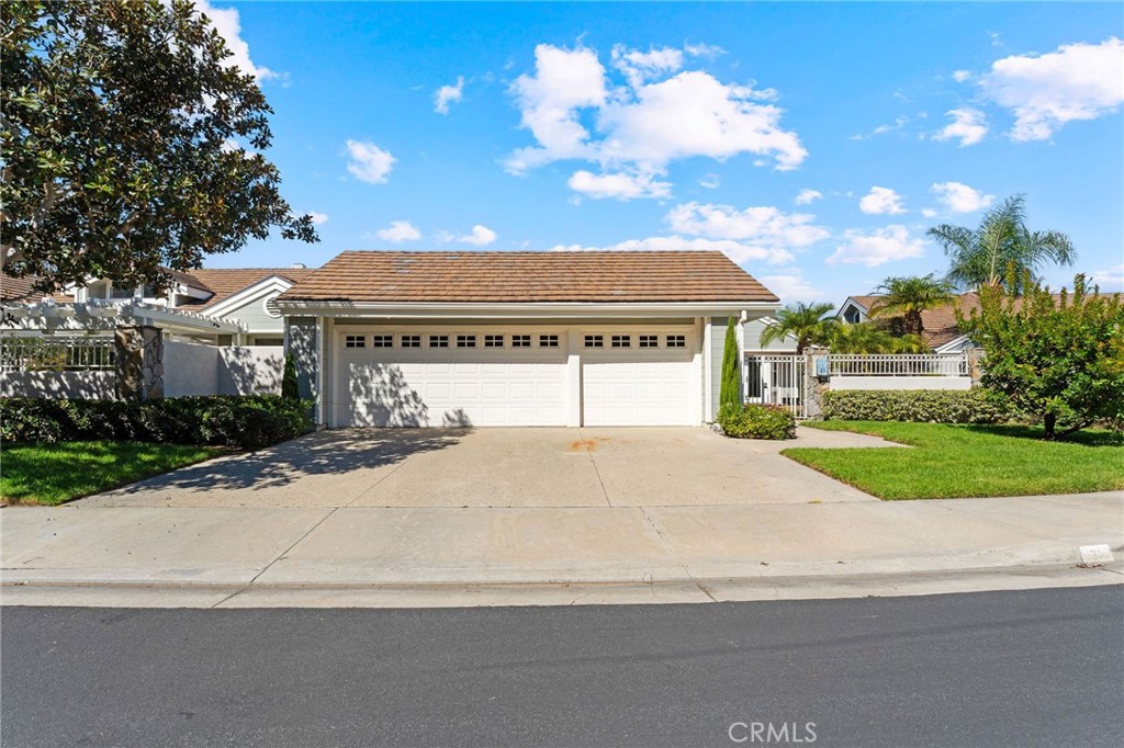 Crest - Akins (CA) - Residential