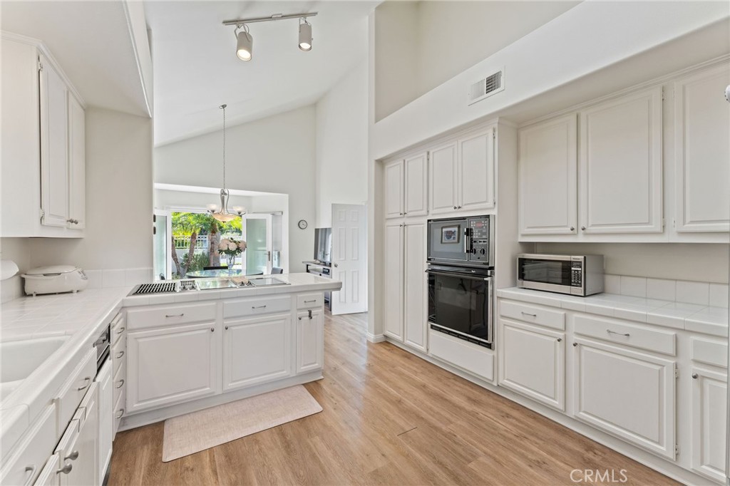 Crest - Akins (CA) - Residential