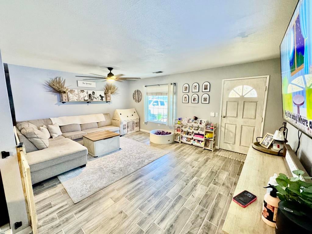 369 N 10th Street